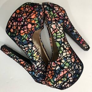 Shi by Journey colorful platform heels size 7